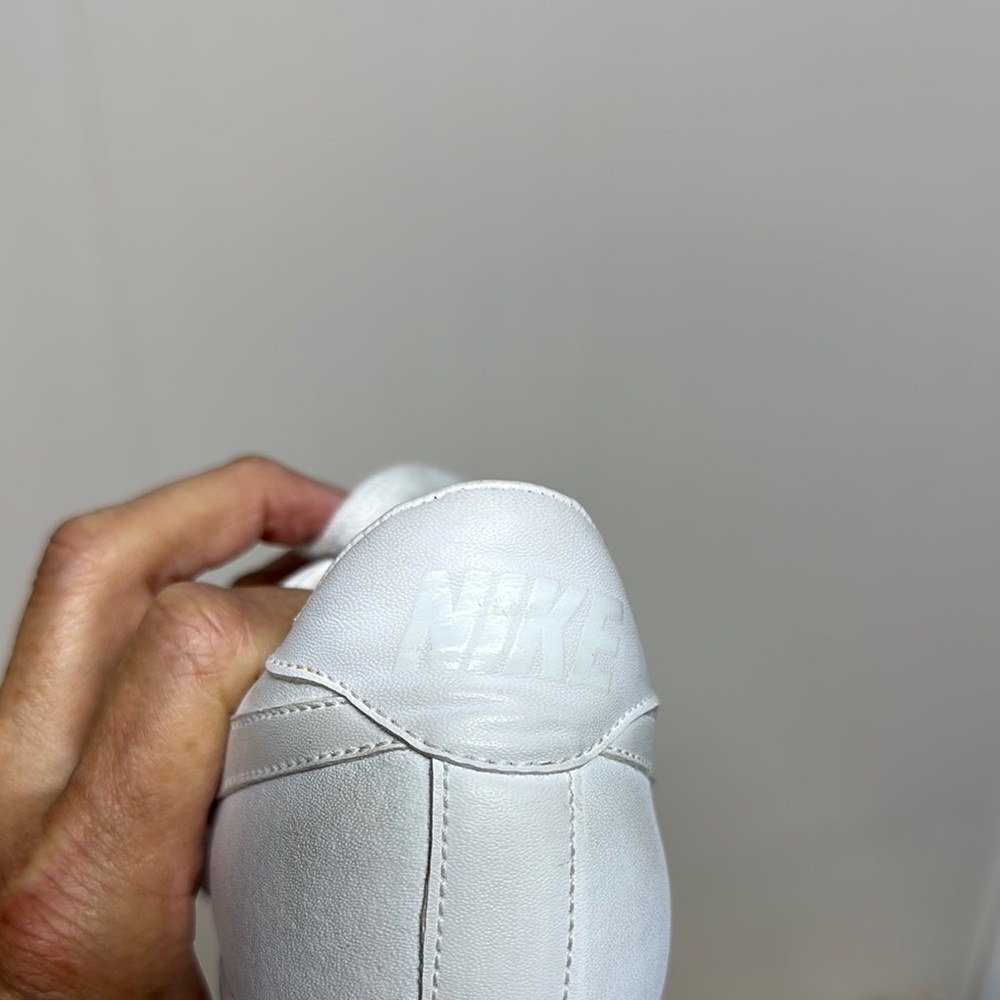 Nike White Athletic Shoes Classic Design - Picture 12 of 15